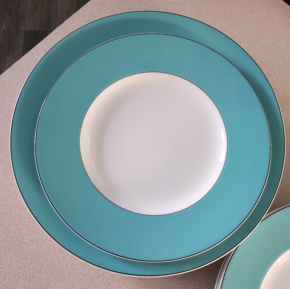 Kate Spade Rutherford Circle Turquoise Plate Set - Picture 3 of 4